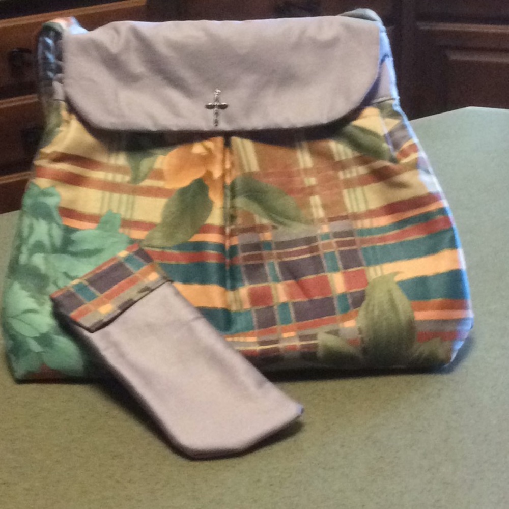 Purse - Picture 2 of 3